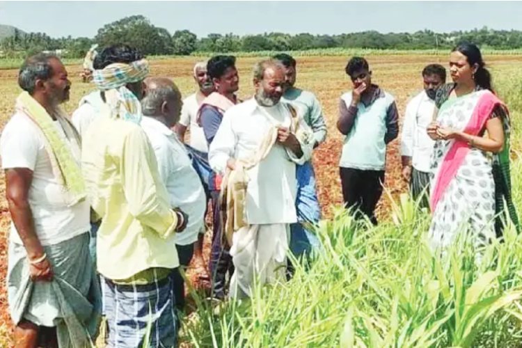 बैठक के बावजूद , नही बनी किसान और अफसरों की बात
