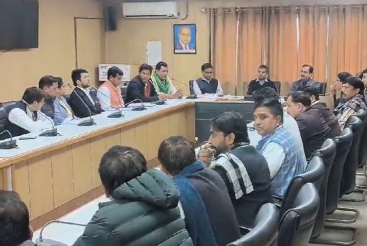 किसानों और अफसरों के बीच बैठक खत्म