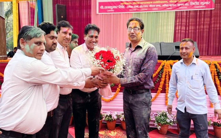 ग्रेटर नोएडा प्राधिकरण फूलों की होली से हुआ गुलजार