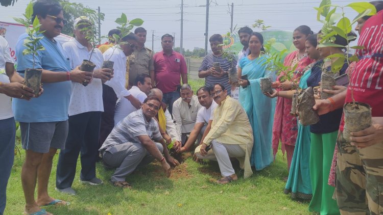 पहल संस्था द्वारा “एक पौधा, आपके बच्चों के भविष्य नाम” कार्यक्रम का आयोजन